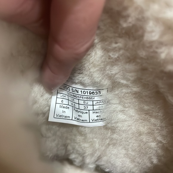 UGG short boots - Picture 4 of 5